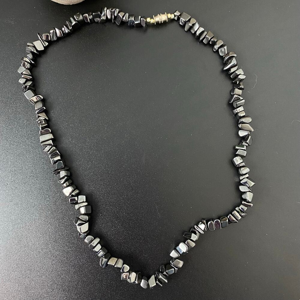 Vintage Hematite Natural Stone Chip Choker Necklace | Heavy Metallic Dark Grey 